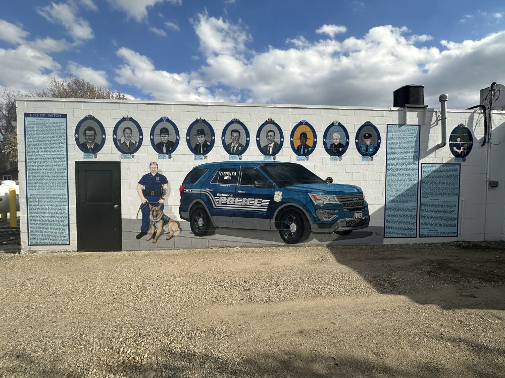 mural in Cambridge City by artist unknown.