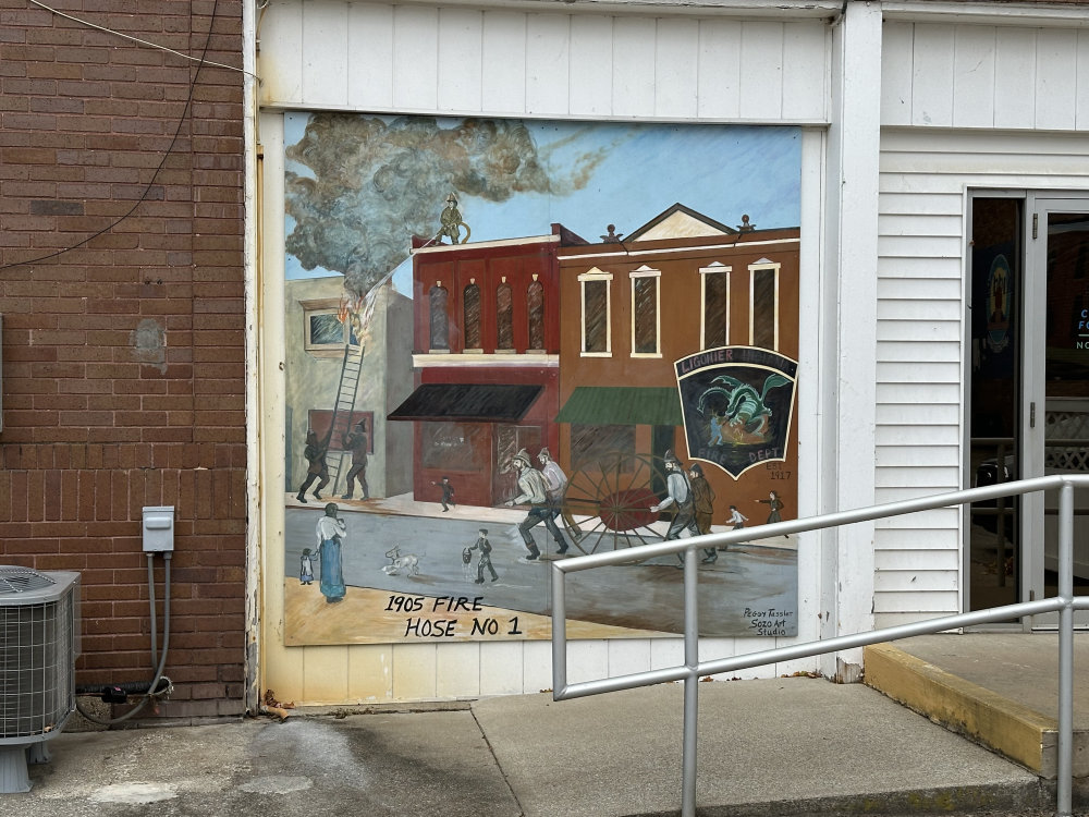 mural in Ligonier by artist unknown.