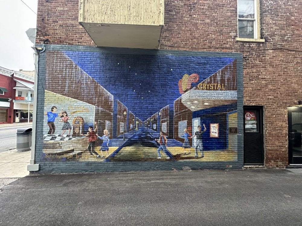 mural in Ligonier by artist unknown.