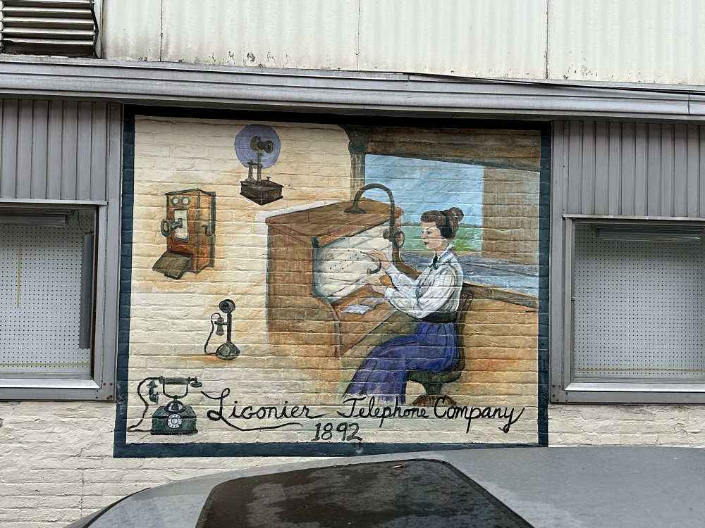 mural in Ligonier by artist unknown.