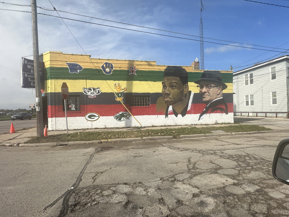 mural in Kenosha by artist unknown.