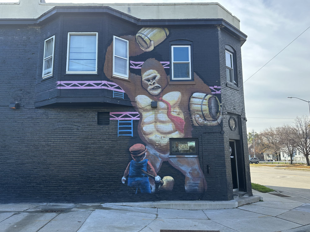 mural in Kenosha by artist unknown.