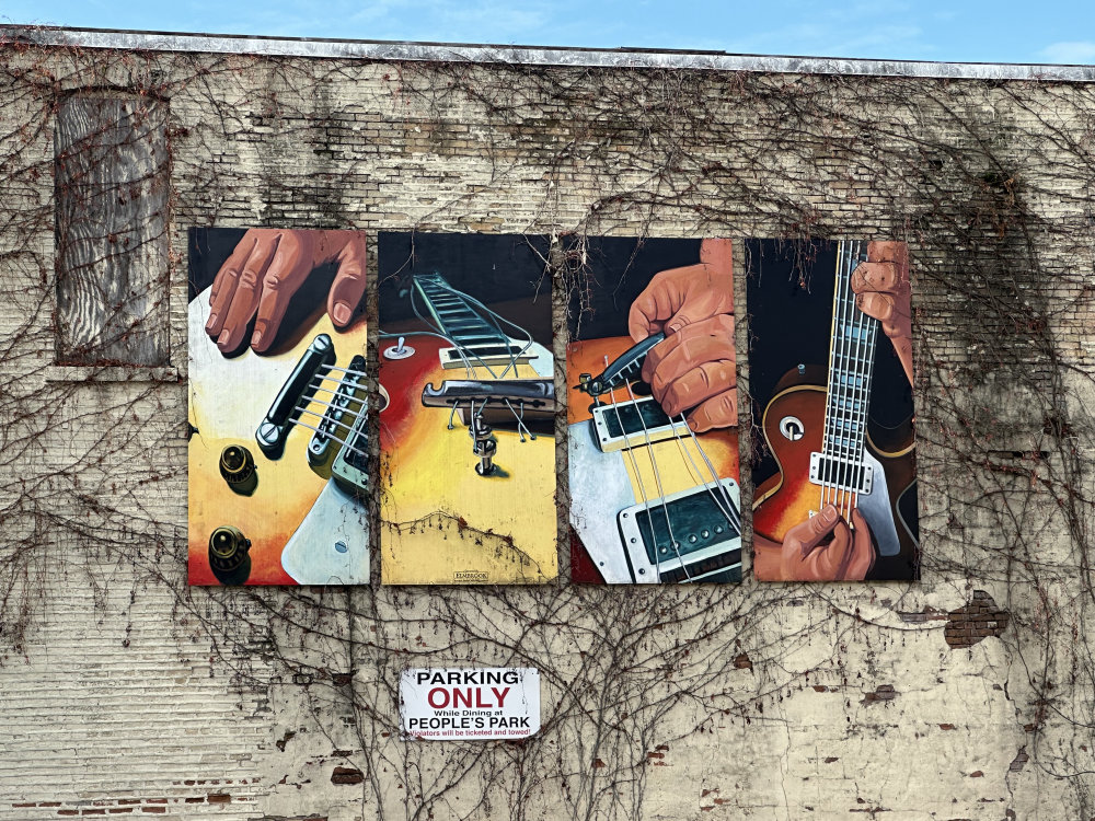 mural in Waukesha by artist unknown.