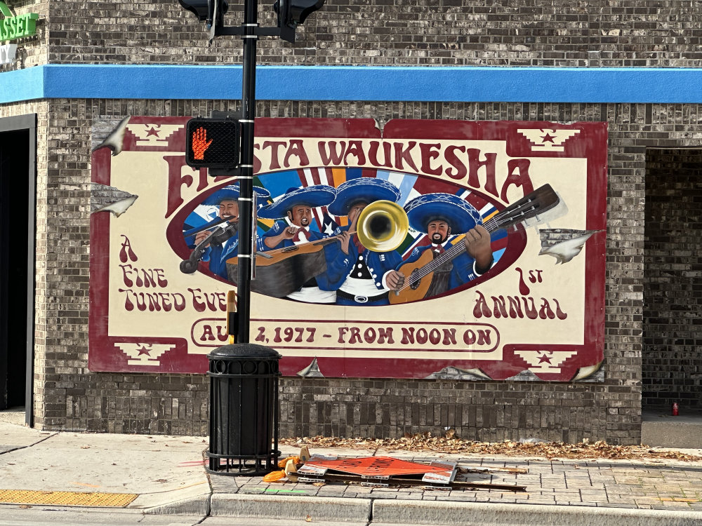 mural in Waukesha by artist unknown.