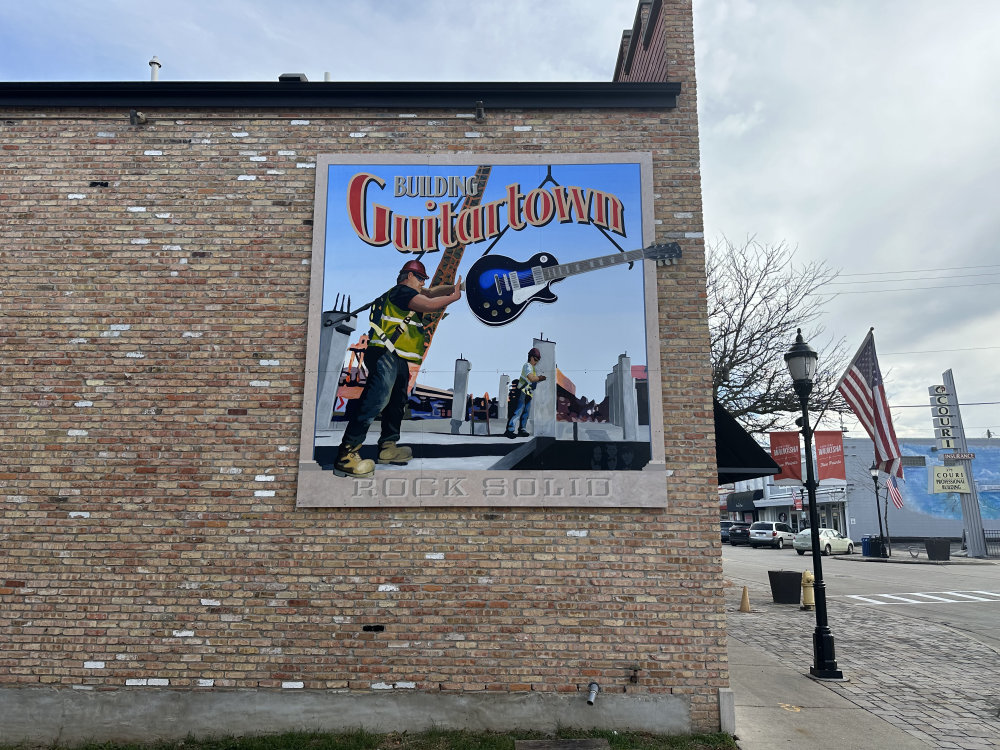 mural in Waukesha by artist unknown.