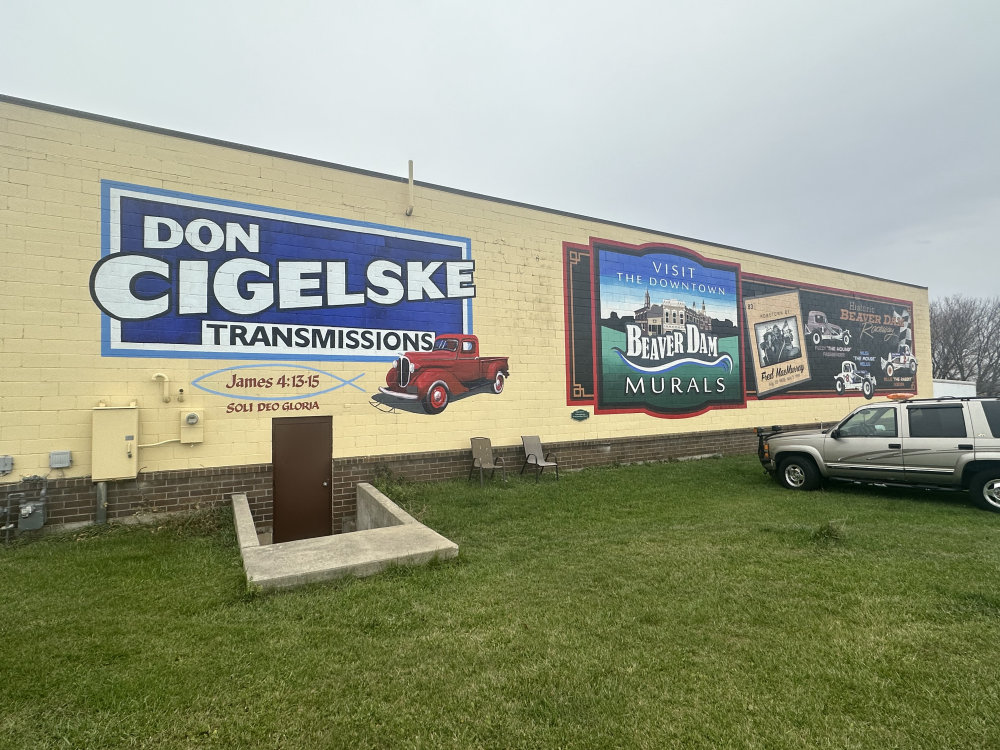 mural in Beaver Dam by artist unknown.