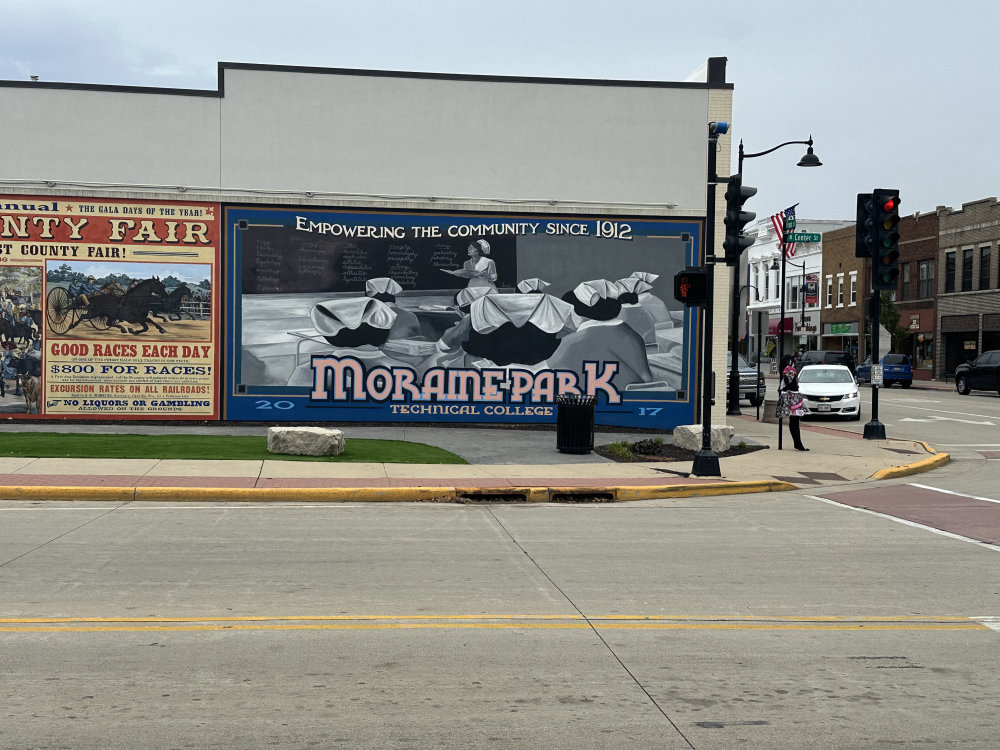 mural in Beaver Dam by artist unknown.