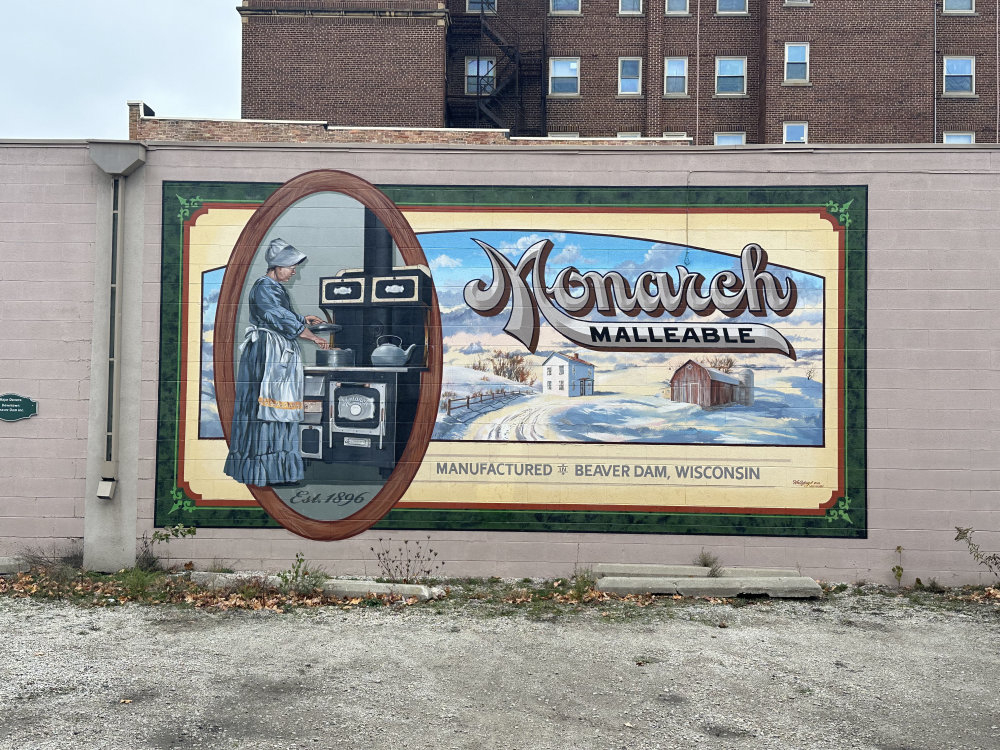 mural in Beaver Dam by artist unknown.