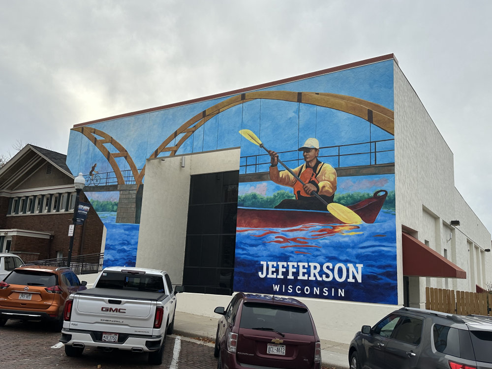 mural in Jefferson by artist unknown.