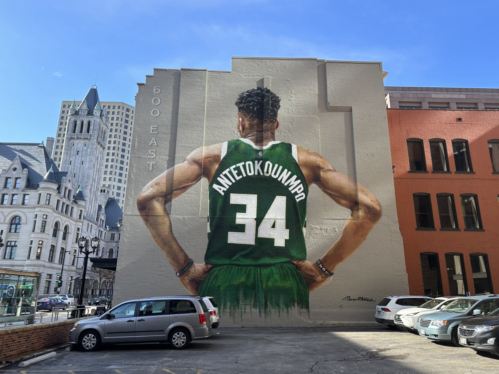 mural in Milwaukee by artist Mauricio Ramirez. Tagged: Giannis Antetokounmpo, NBA