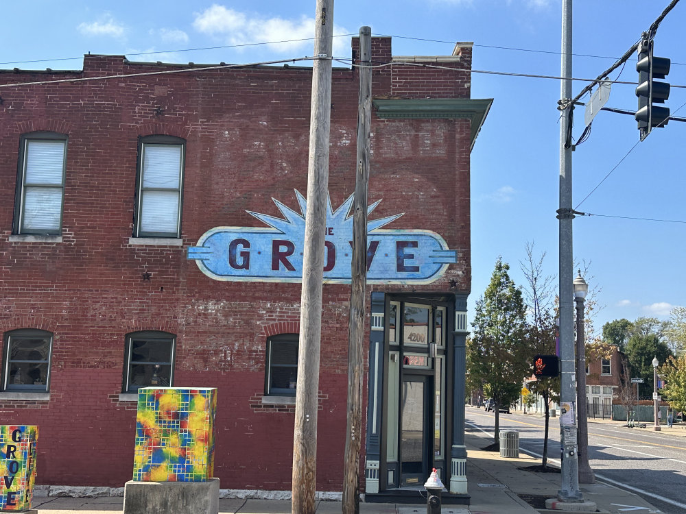 mural in St. Louis by artist unknown.