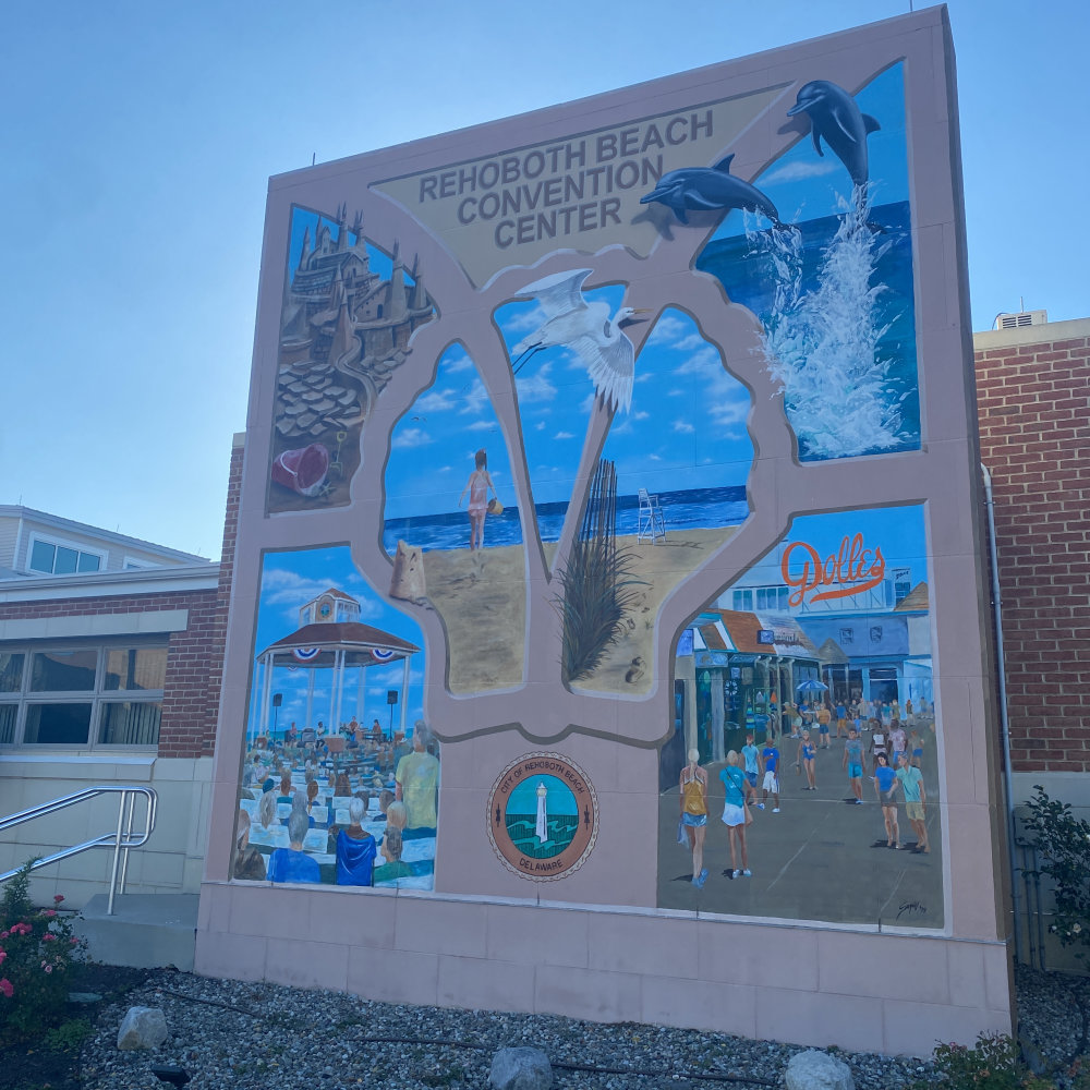 mural in Rehoboth Beach by artist unknown.