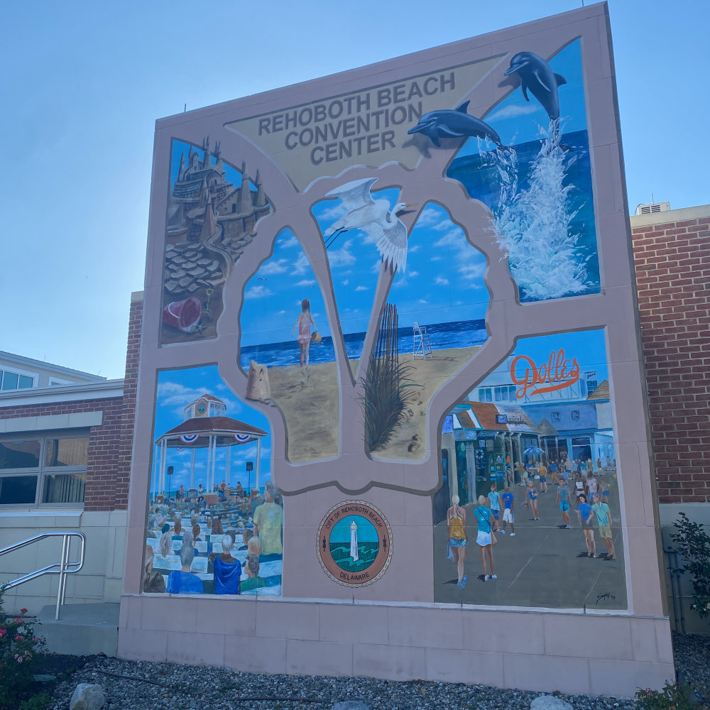 mural in Rehoboth Beach by artist unknown.