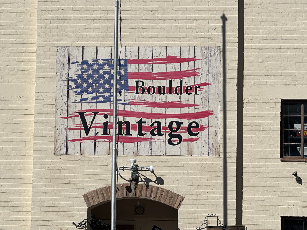 mural in Boulder City by artist unknown.