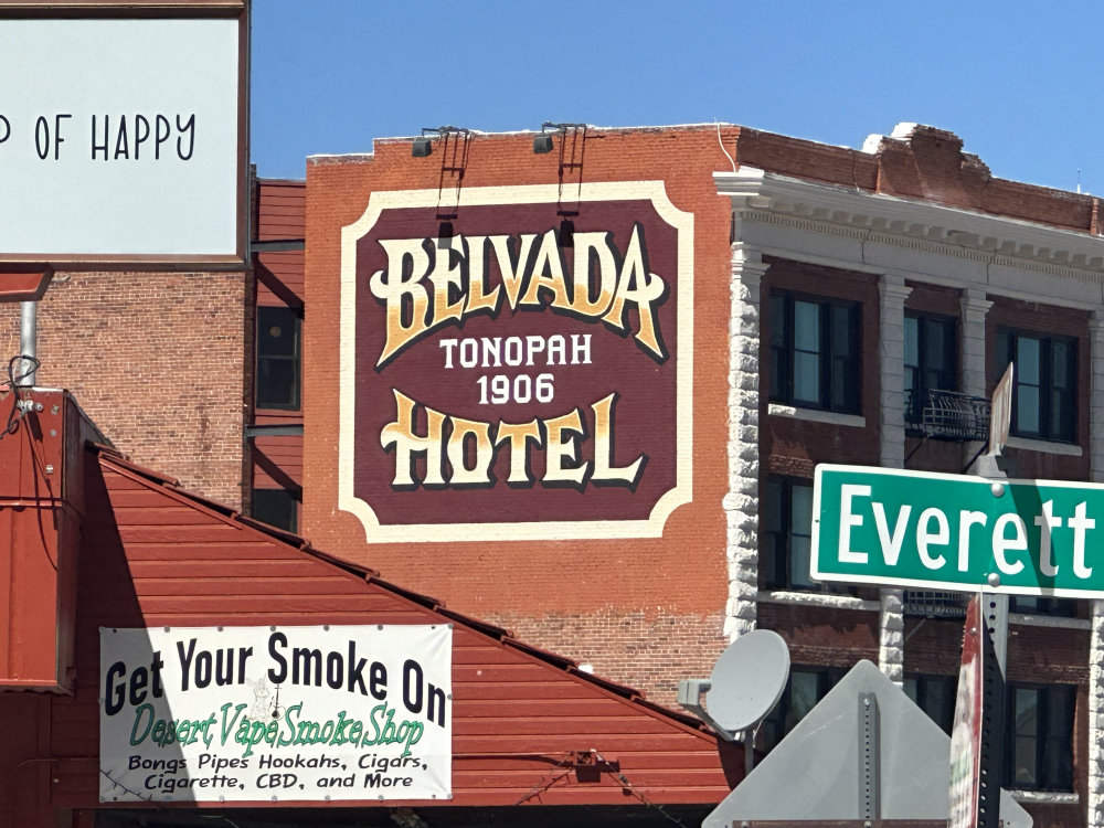 mural in Tonopah by artist unknown.