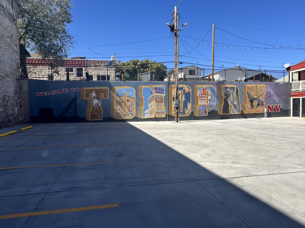 mural in Tonopah by artist unknown.