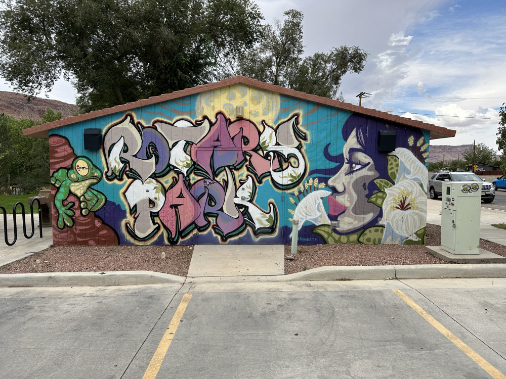 mural in Moab by artist unknown.