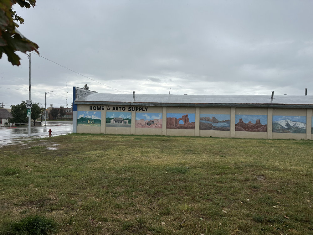 mural in Monticello by artist unknown.