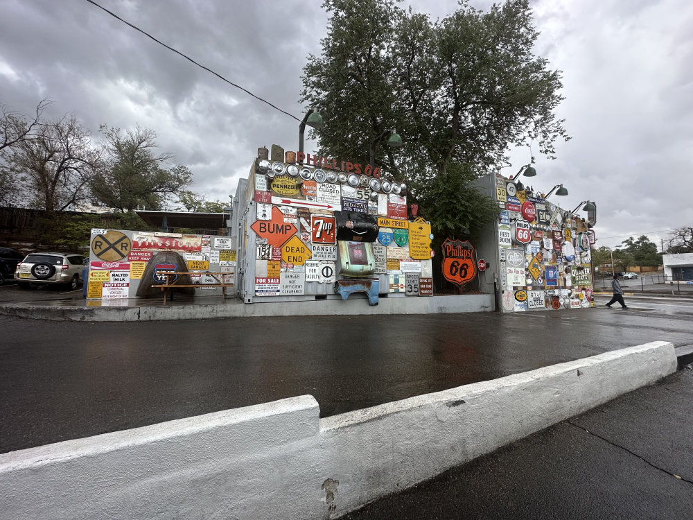 mural in Albuquerque by artist unknown.