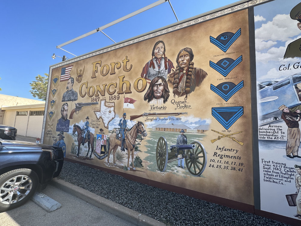 mural in San Angelo by artist unknown.