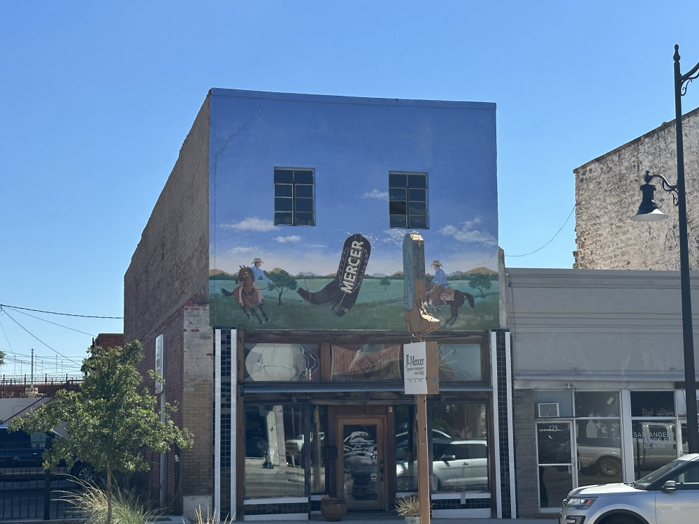 mural in San Angelo by artist unknown.