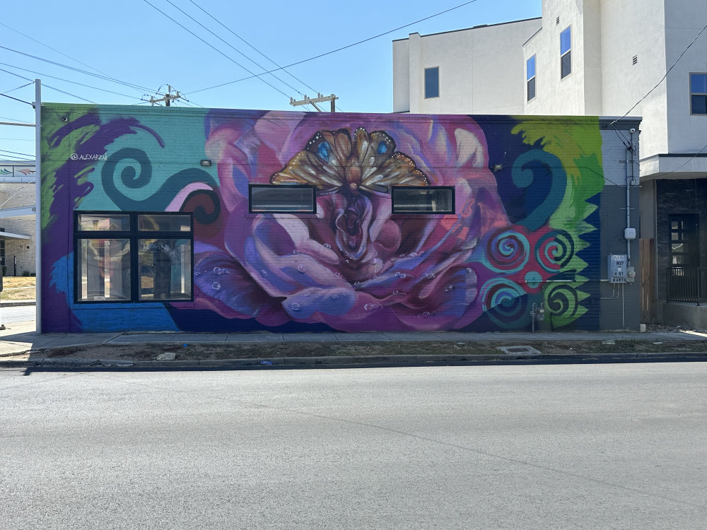 mural in San Antonio by artist Alexander Arzú.