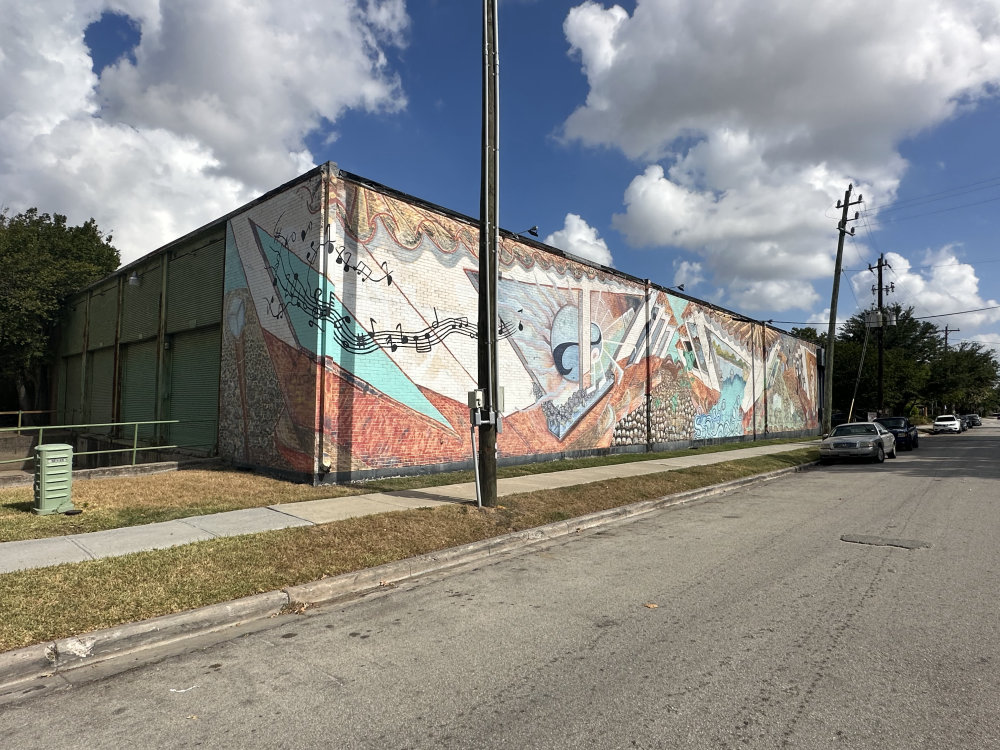 mural in Houston by artist unknown.