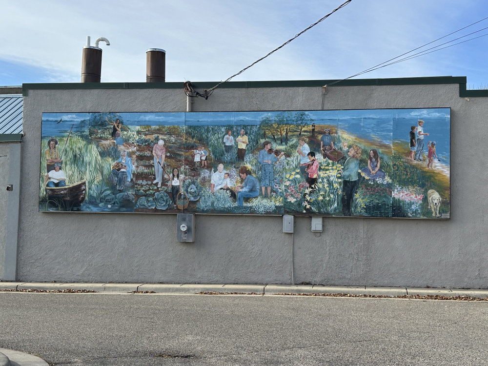 mural in Bemidji by artist unknown.