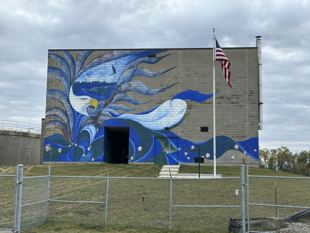 mural in Bemidji by artist unknown.