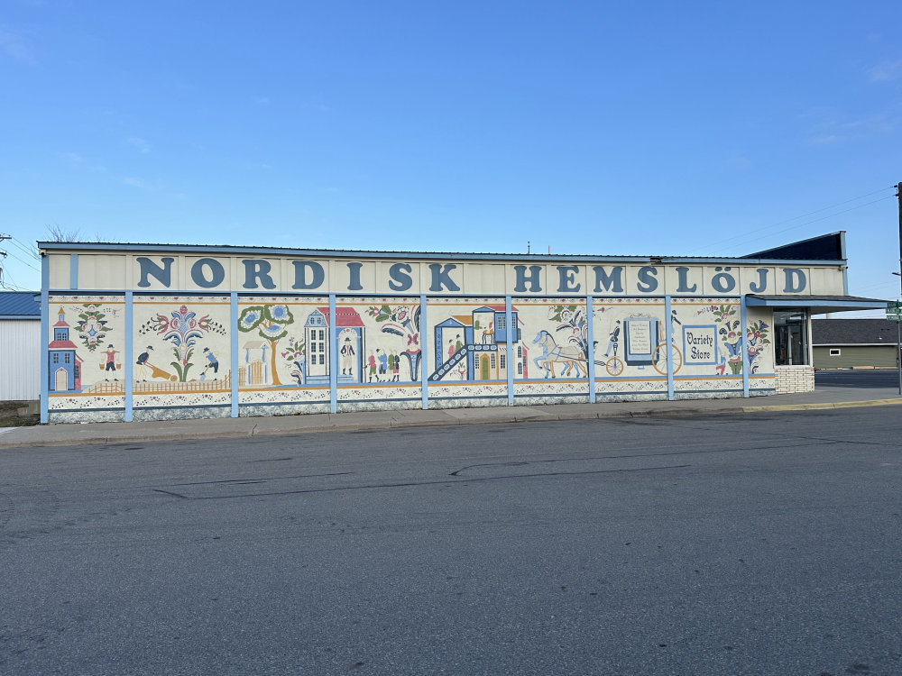 mural in Karlstad by artist unknown.