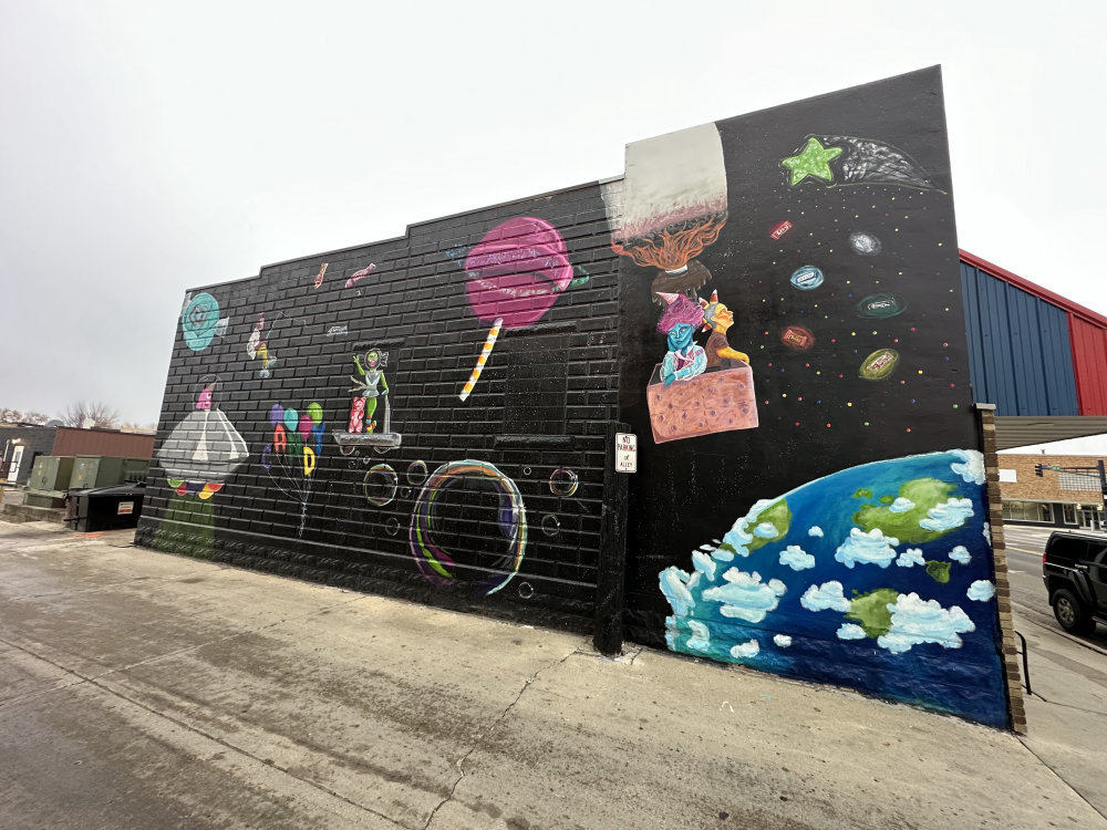 mural in Thief River Falls by artist unknown.