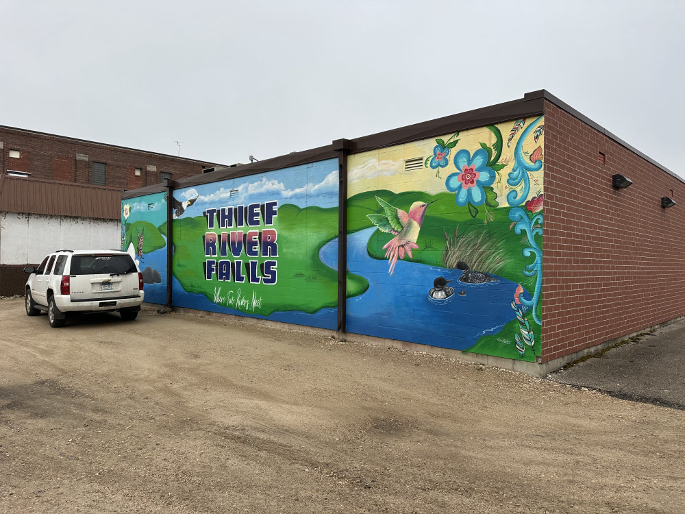 mural in Thief River Falls by artist unknown.