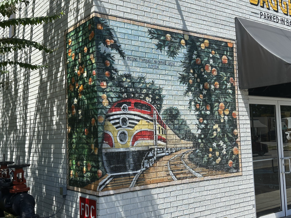 mural in Pensacola by artist unknown.