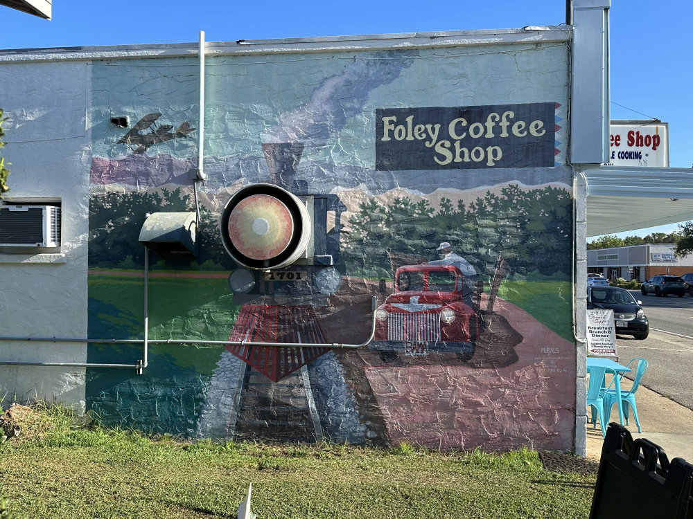 mural in Foley by artist unknown.