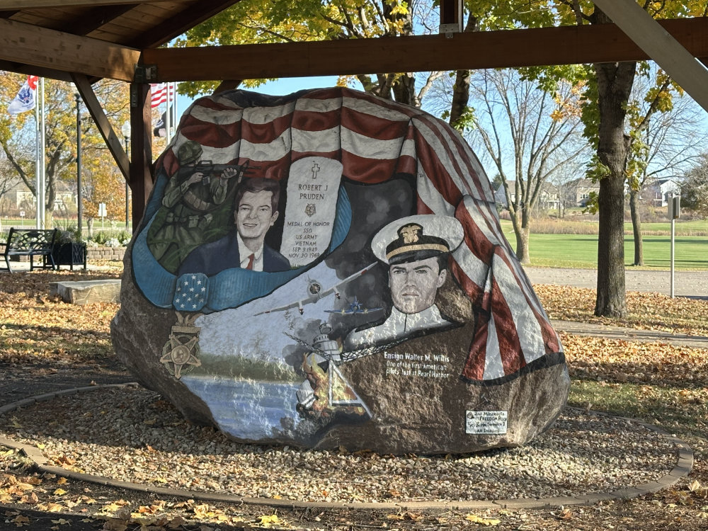 mural in Lakeville by artist unknown.