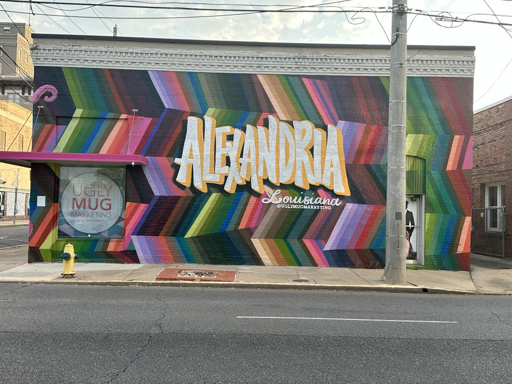 mural in Alexandria by artist unknown.