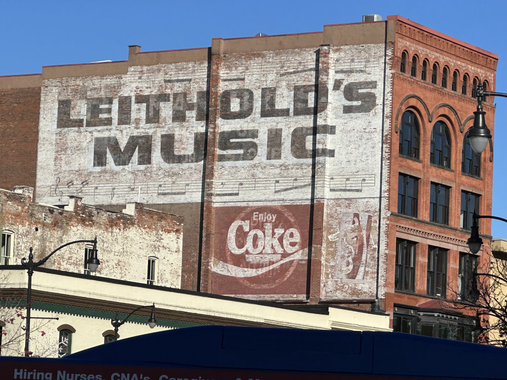 mural in La Crosse by artist unknown.