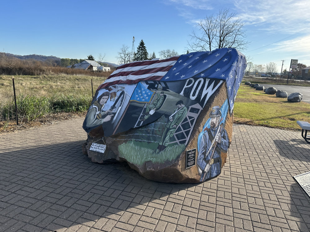 mural in Trempealeau by artist unknown.