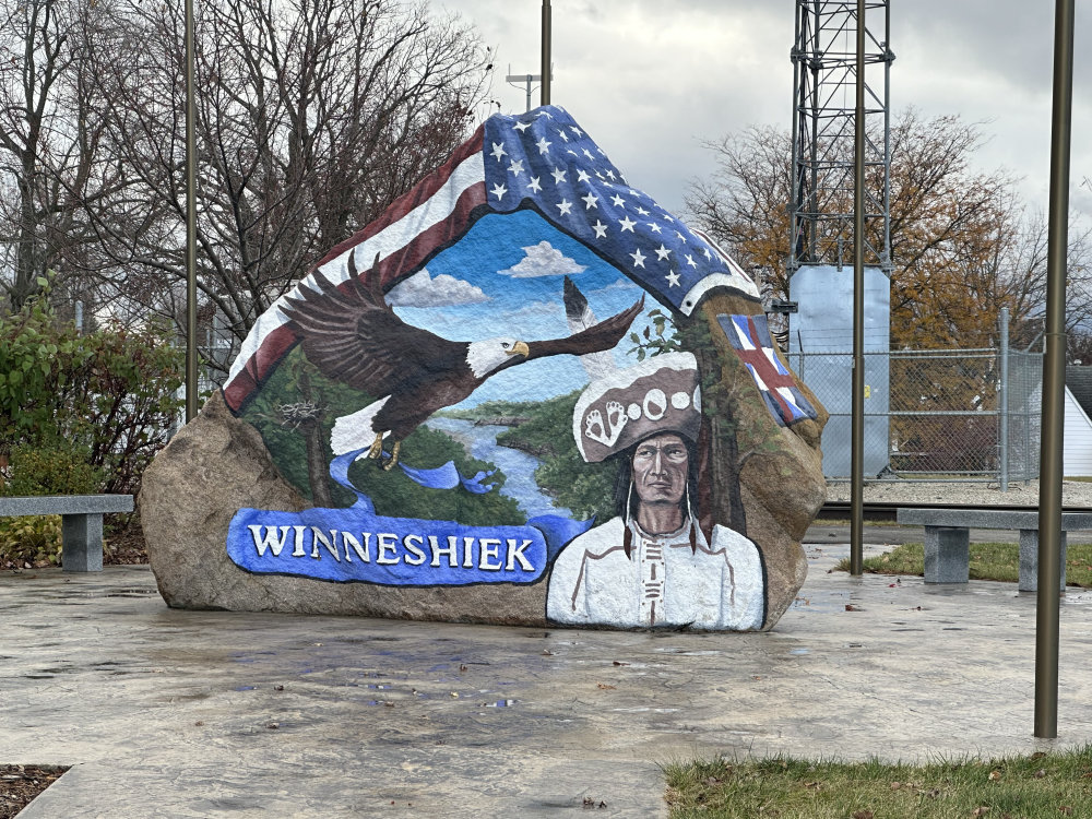 mural in Calmar by artist unknown.