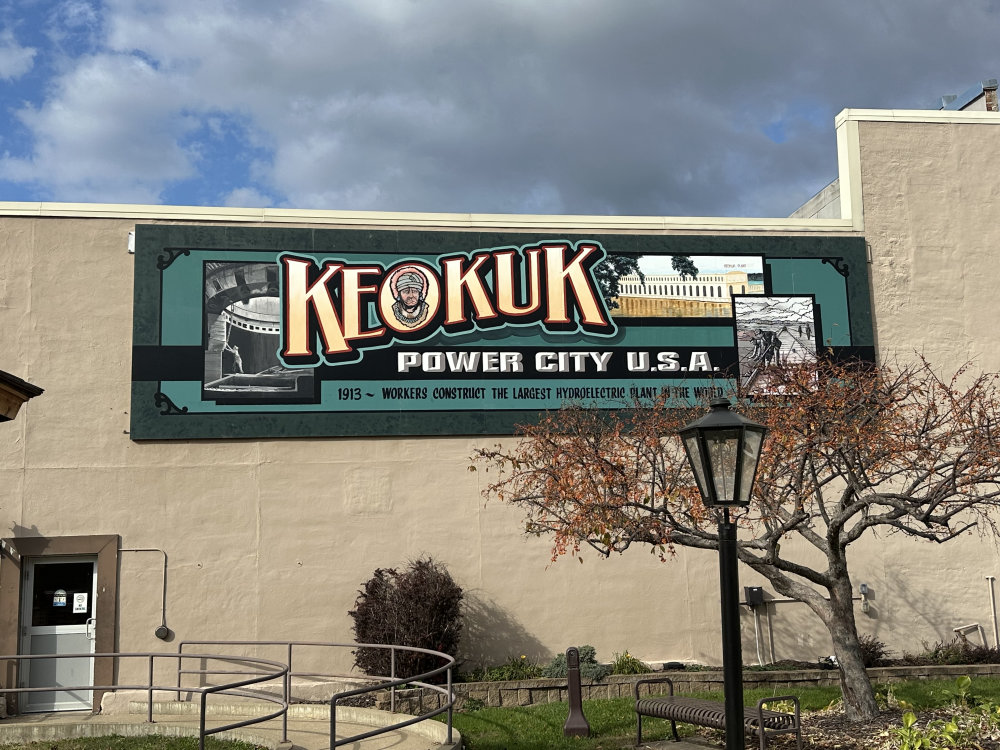 mural in Keokuk by artist unknown.