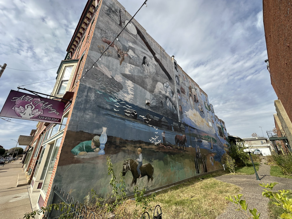 mural in Fort Madison by artist unknown.