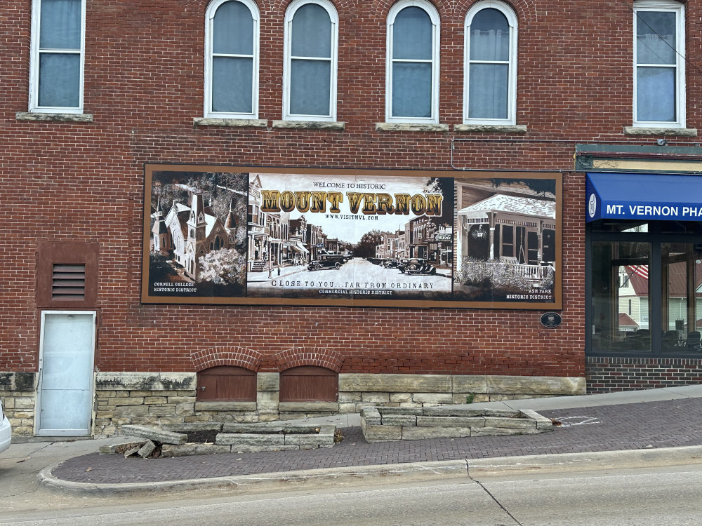 mural in Mount Vernon by artist unknown.