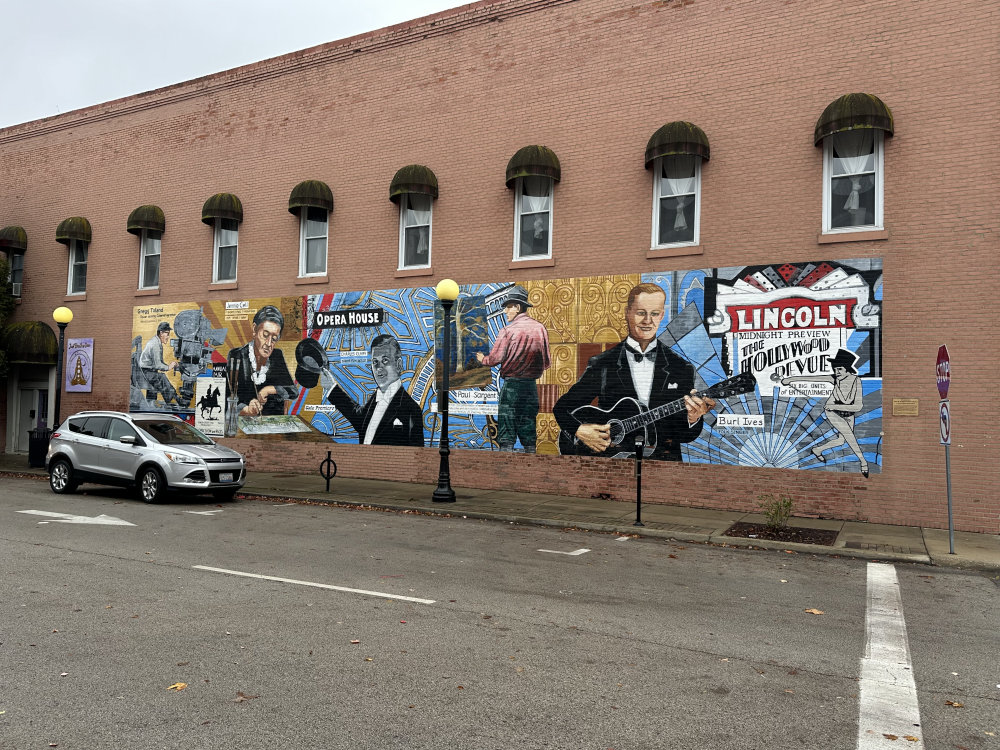 mural in Charleston by artist unknown.