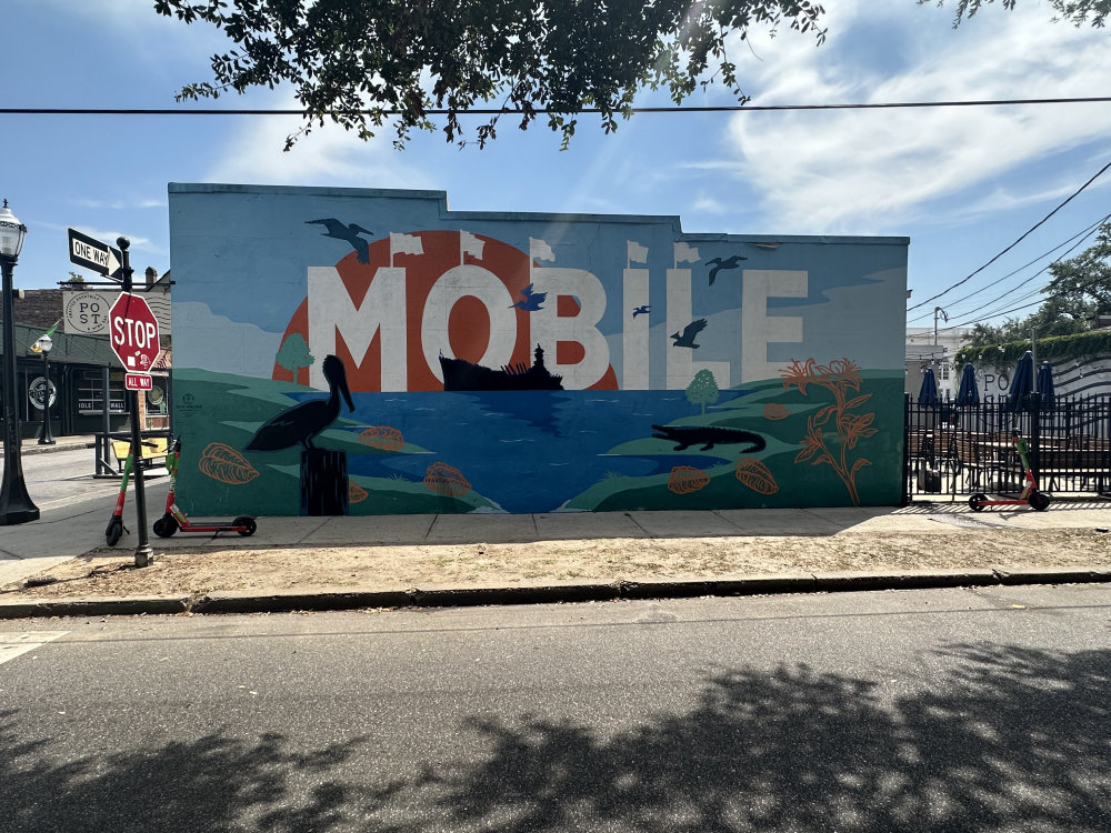 mural in Mobile by artist unknown.