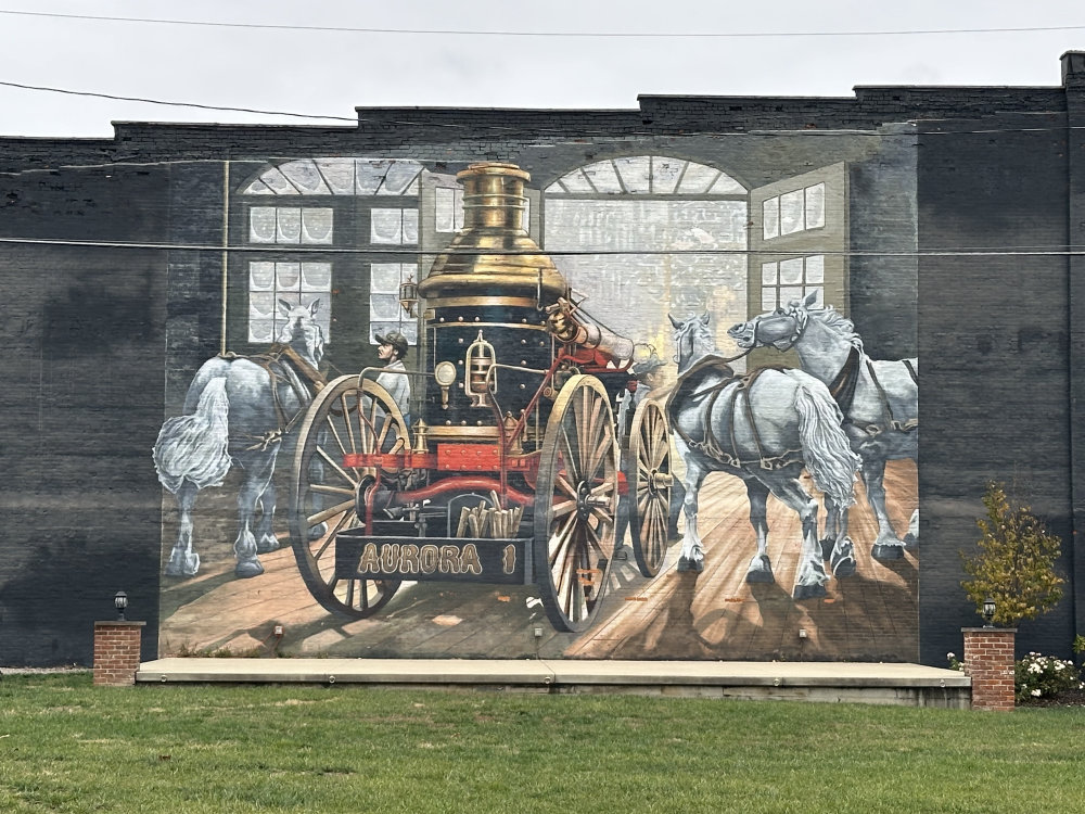 mural in Aurora by artist unknown.