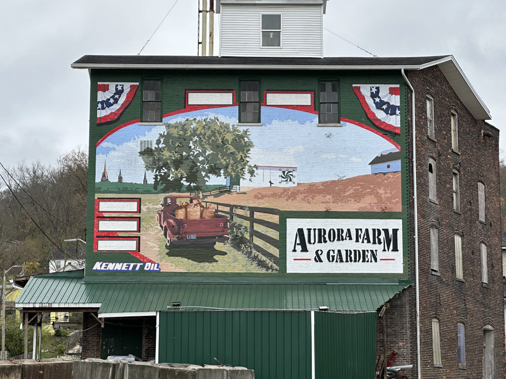 mural in Aurora by artist unknown.