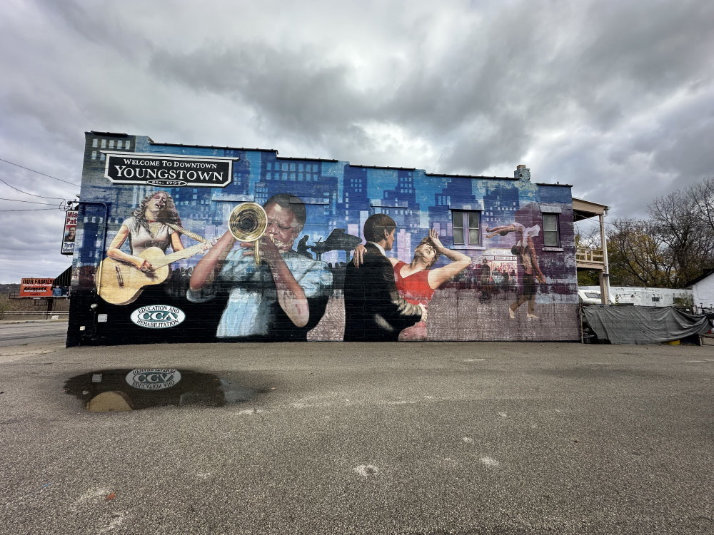 mural in Youngstown by artist unknown.