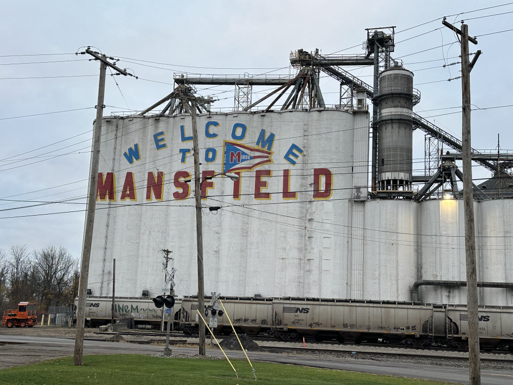 mural in Mansfield by artist unknown.