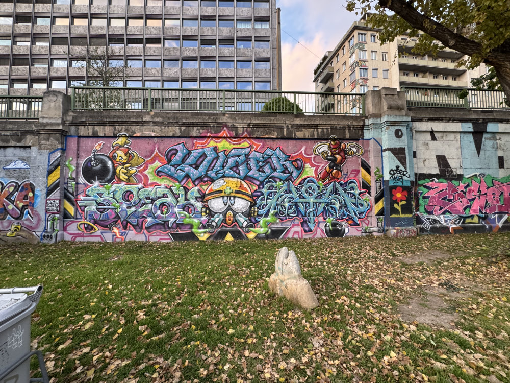 mural in Wien by artist unknown.