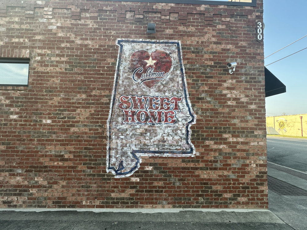 mural in Cullman by artist unknown.